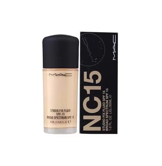 MAC Foundation Studio Fix Fluid SPF 15 NC 15